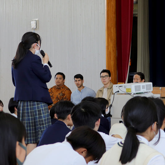 Wancher Conducts a Mind Map Workshop