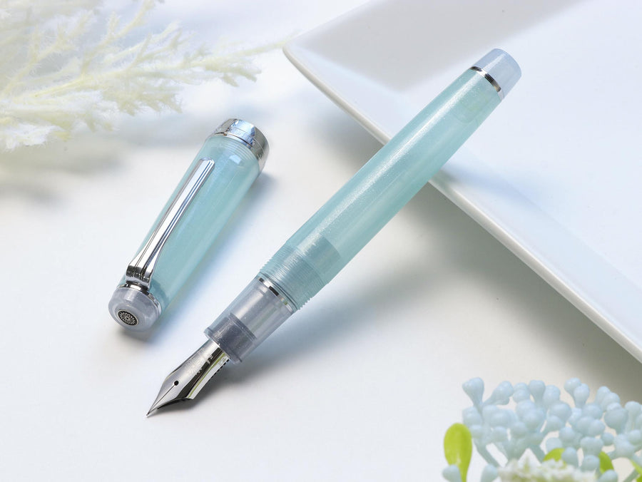 Frozen Sake Fountain Pen - Wancherpen International