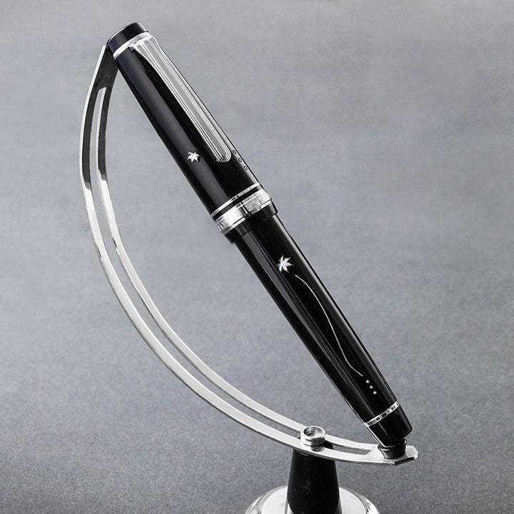 The Wancher Ryuko – Fountain of Pens