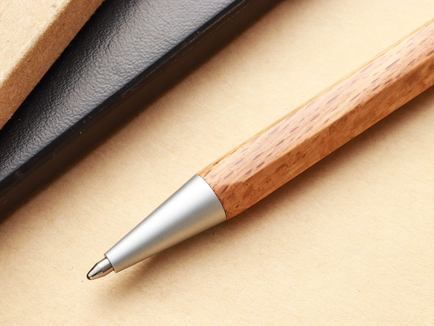 Meiboku Hexagonal Oak - Wancherpen International