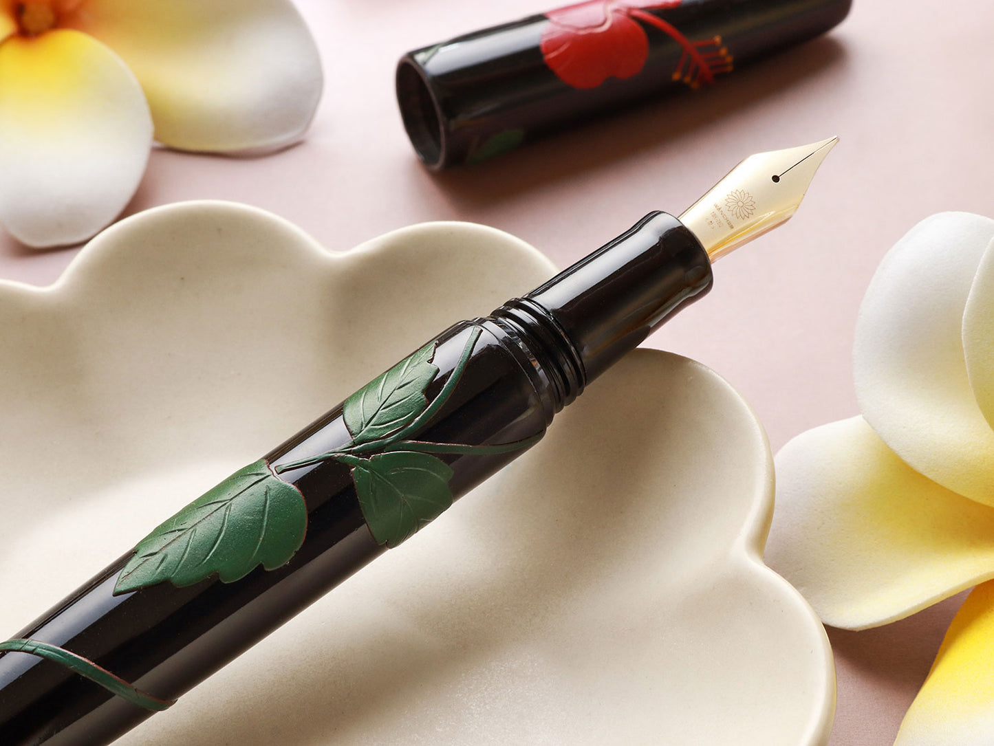 Dream Pen Tsuikin Hibiscus - Urushi Black - Wancherpen International