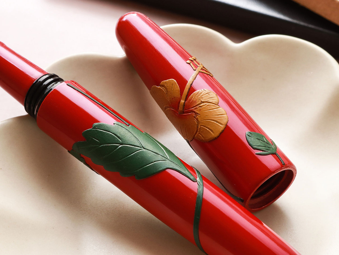 Dream Pen Tsuikin Hibiscus - Urushi Red - Wancherpen International