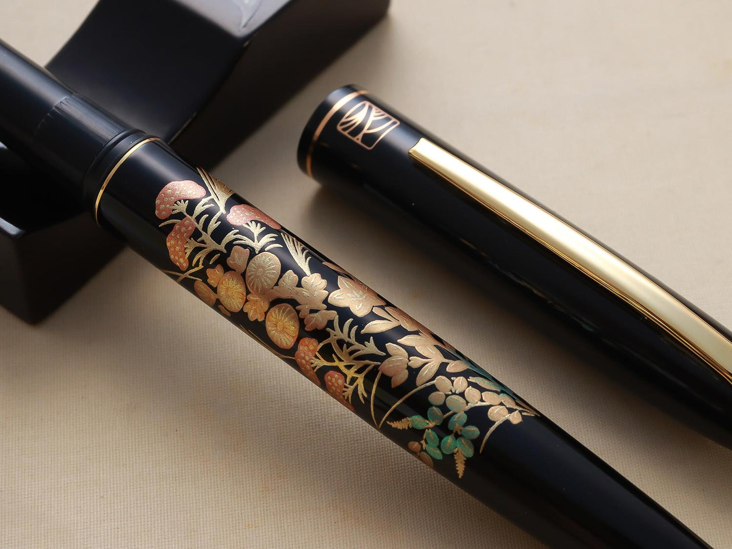 Kuretake Kindai Maki-e - Aki Ibuki - Wancherpen International