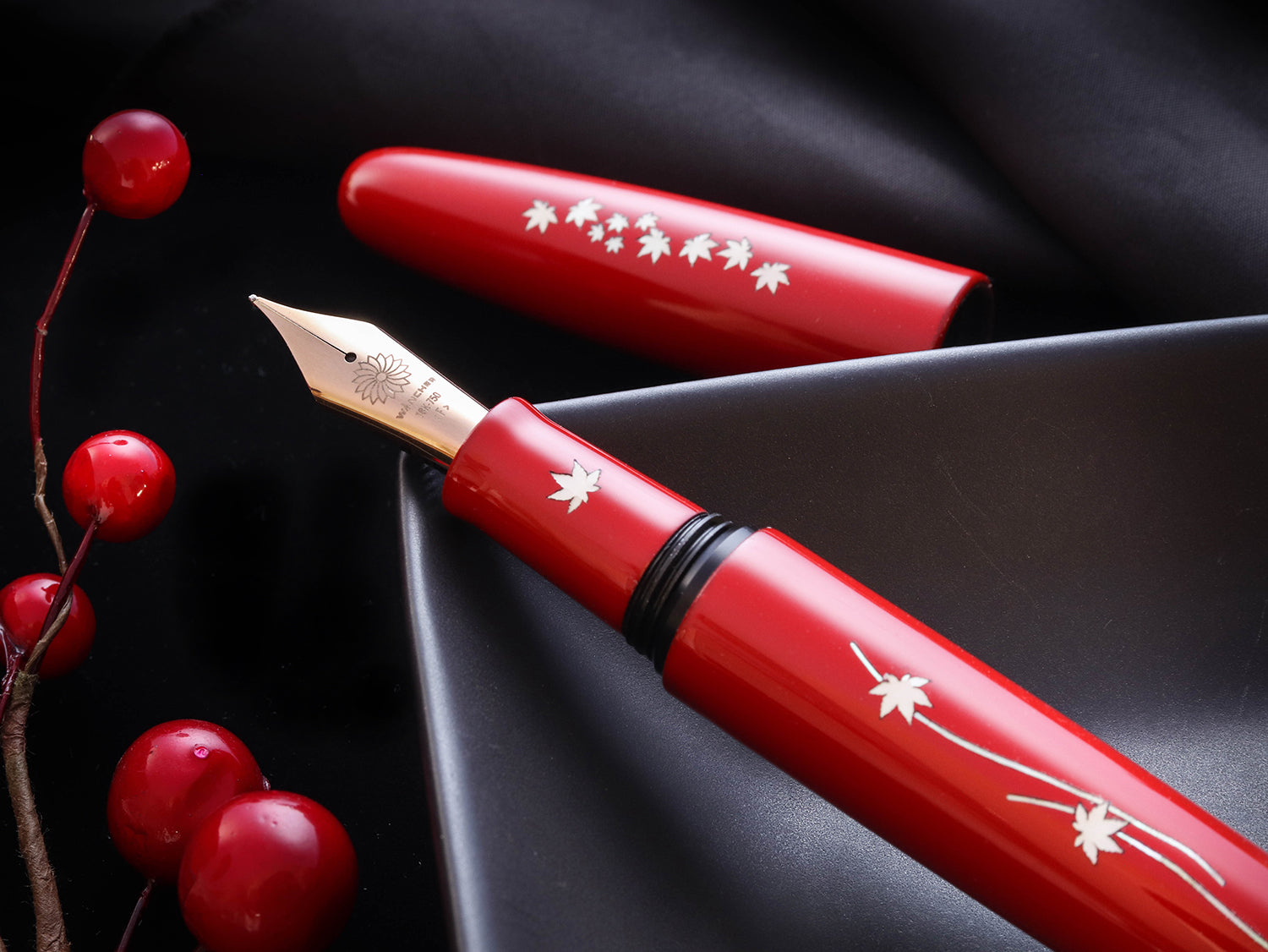 Zogan Momiji - Urushi Red Fountain Pen - Wancher Pen