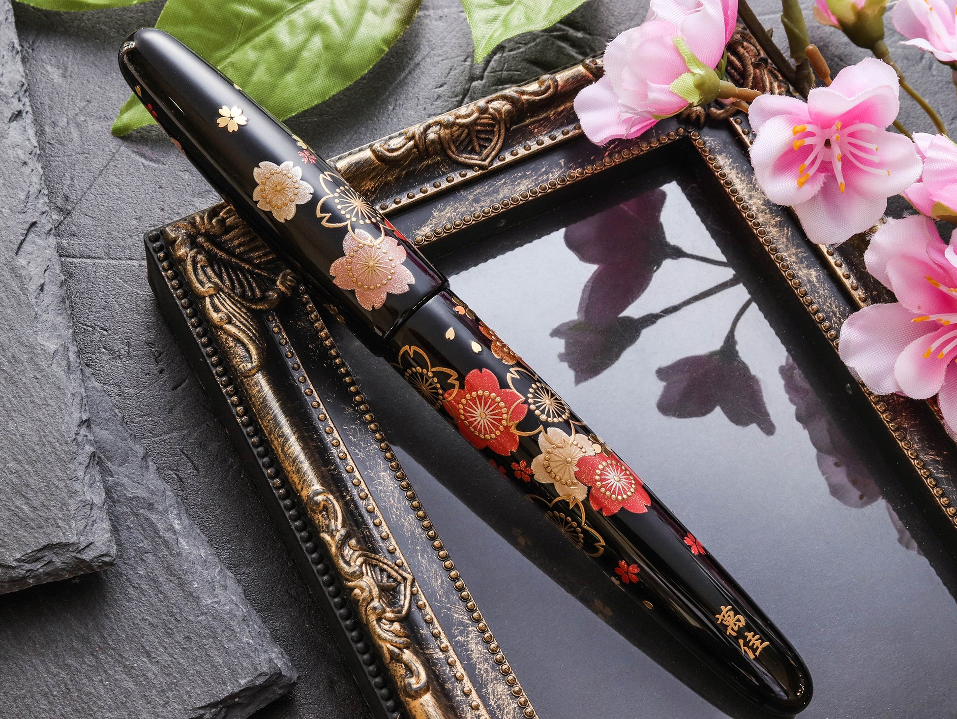 True Maki-e - 桜 - Sakura Fountain Pen - Wancher Pen