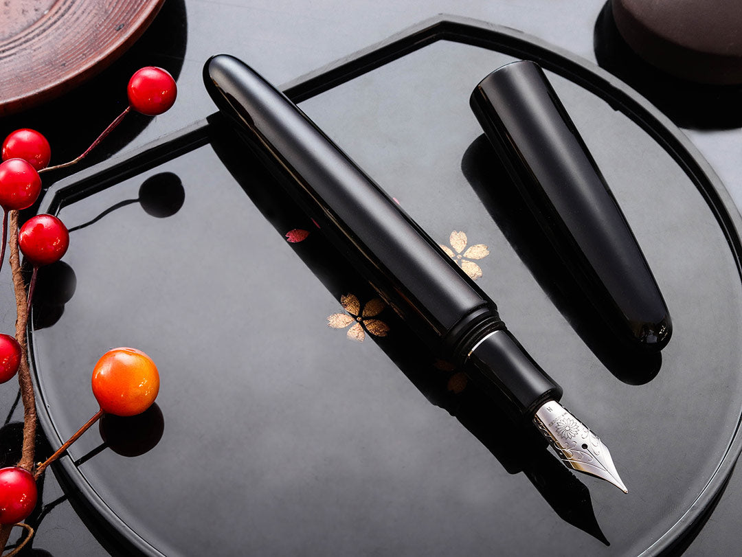 True Urushi - 黒 - Black Fountain Pen - Wancher Pen